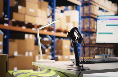 package-tracking-software-system-follows-parcels-shipped